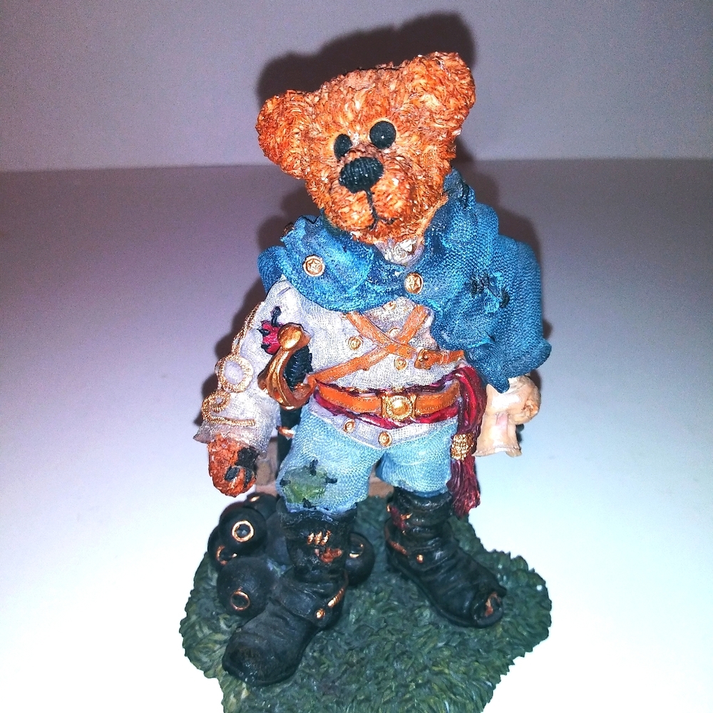 RARE BOYDS BEARS STONE WALL THE REBEL
